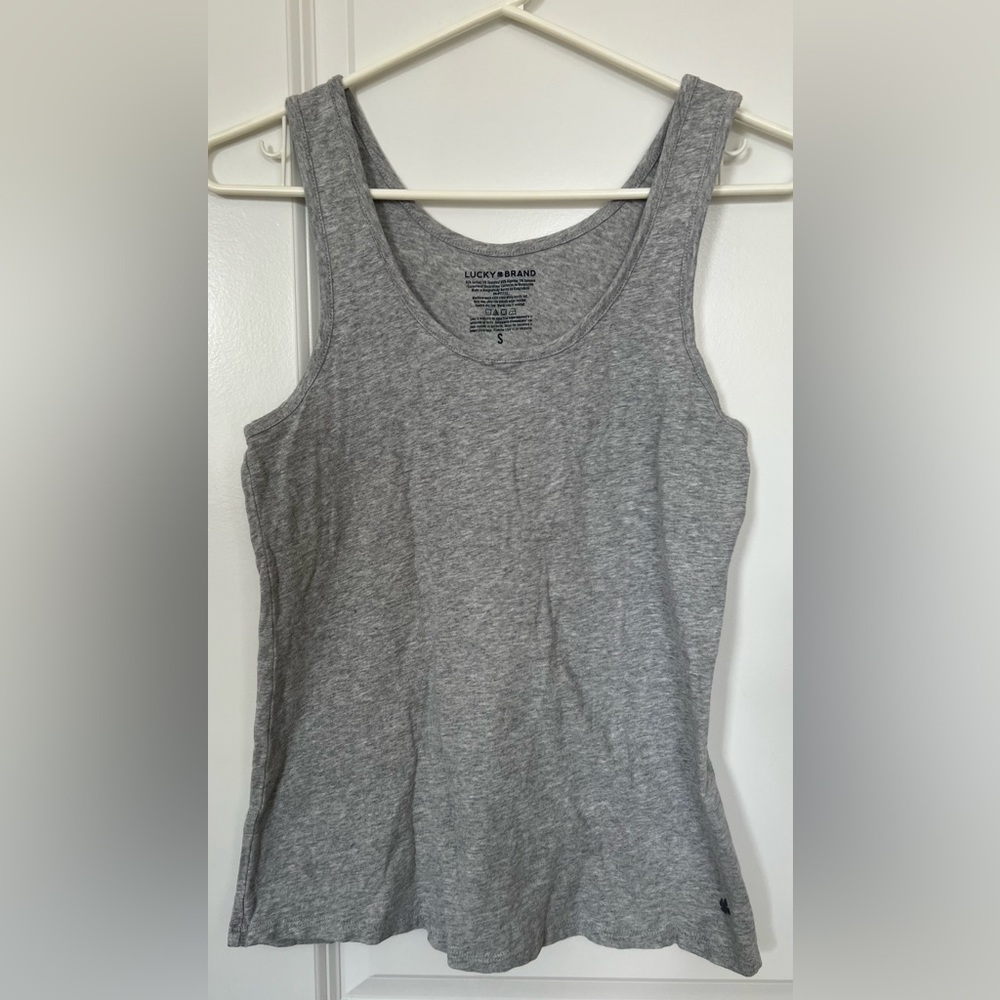 🎉2/$20) 3 color of Lucky Brand Tank top